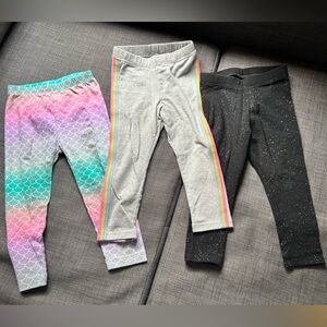Bundle of 2T leggings